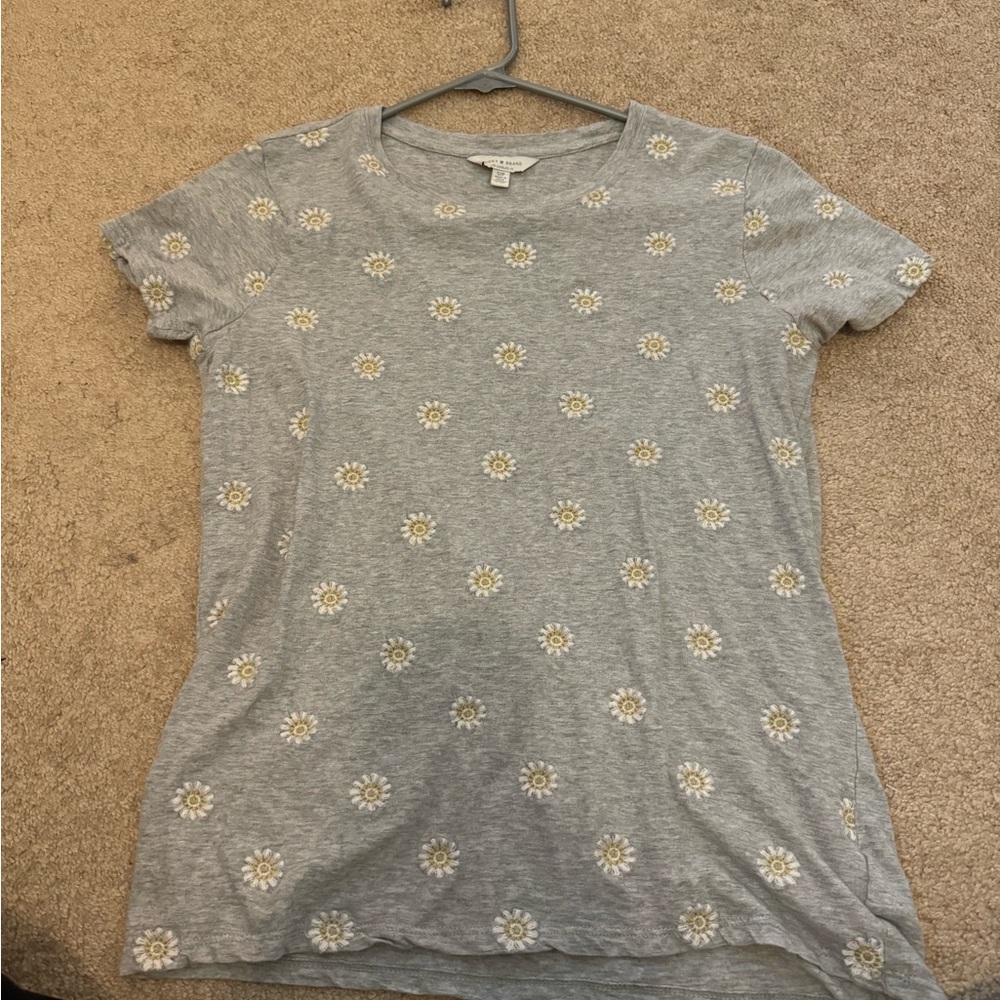 Lucky brand size small daisy tee shirt never worn